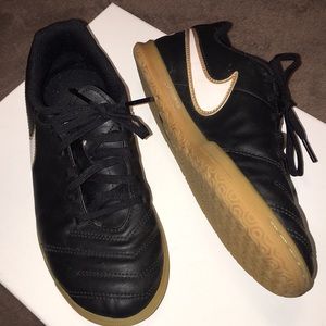 Nike Tiempo Indoor Youth Soccer Shoes